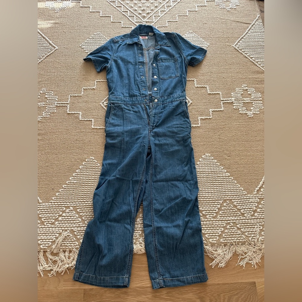 Levi’s jumpsuit women’s small